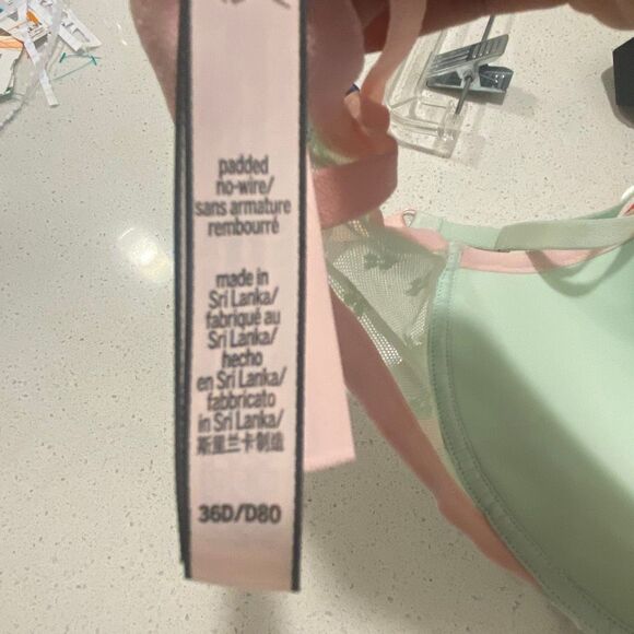 Victoria’s Secret bra padded no wire bra size 36D - Picture 7 of 9